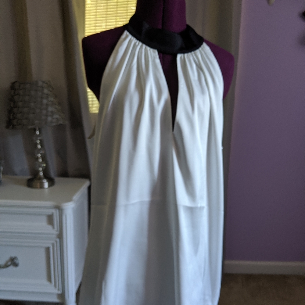 Tie neck halter top White House Black Market M